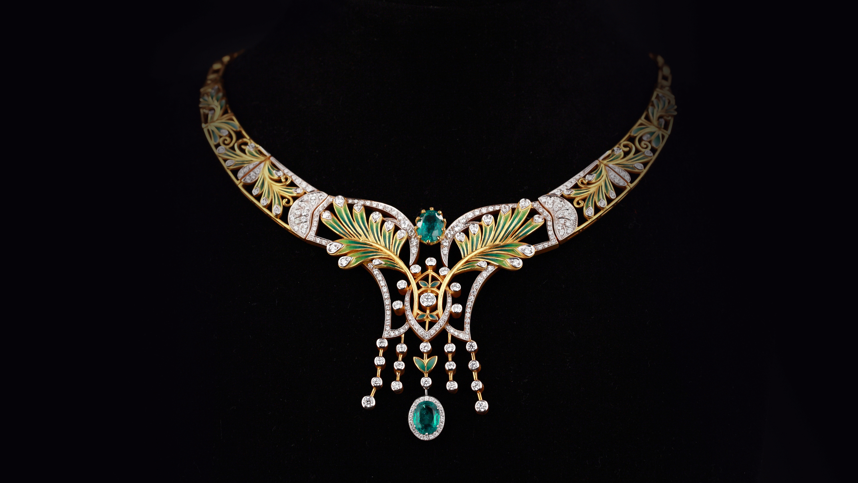 熱鬧非凡的珠寶鐘表市場(chǎng) 未來(lái)是“走出去”還是“引進(jìn)來(lái)”？